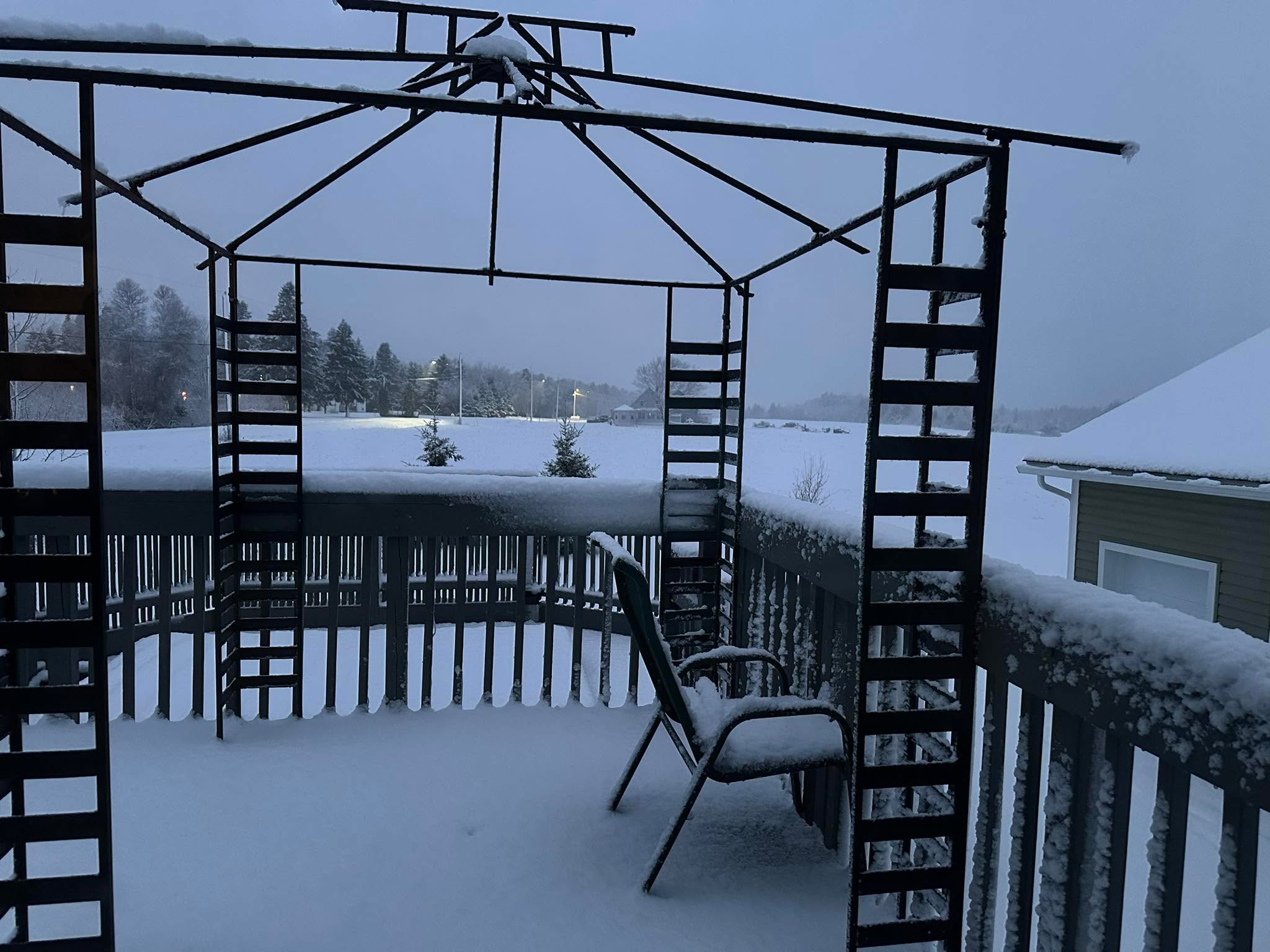 The winter wonderland my Southern Ontario friends have been dealing with has made its was east!

Do you have snow where you are?